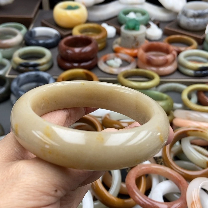 【闪购商品】石英质玉手镯61未镶嵌笑***@