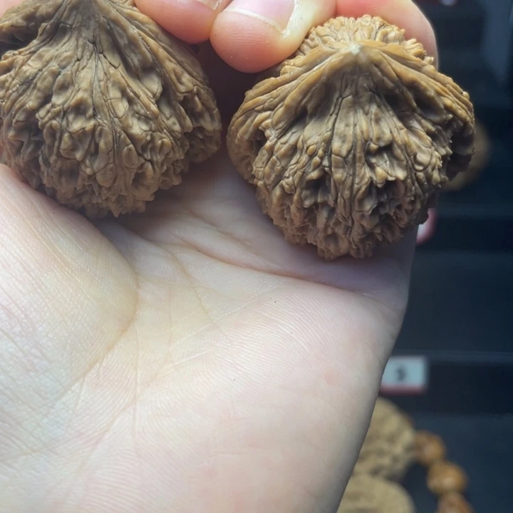 文玩核桃把件火狐狸38瑕疵