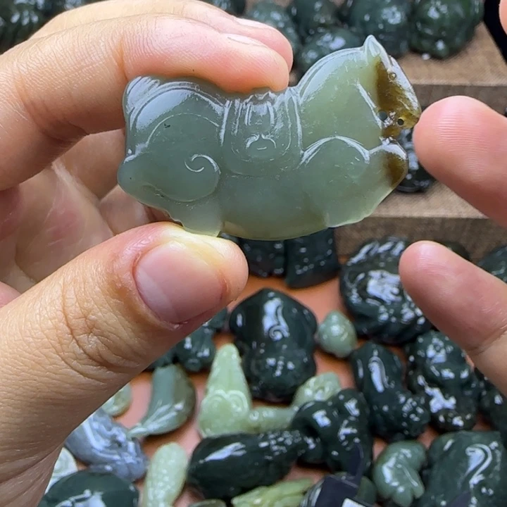 和田玉（糖玉）未镶嵌挂件