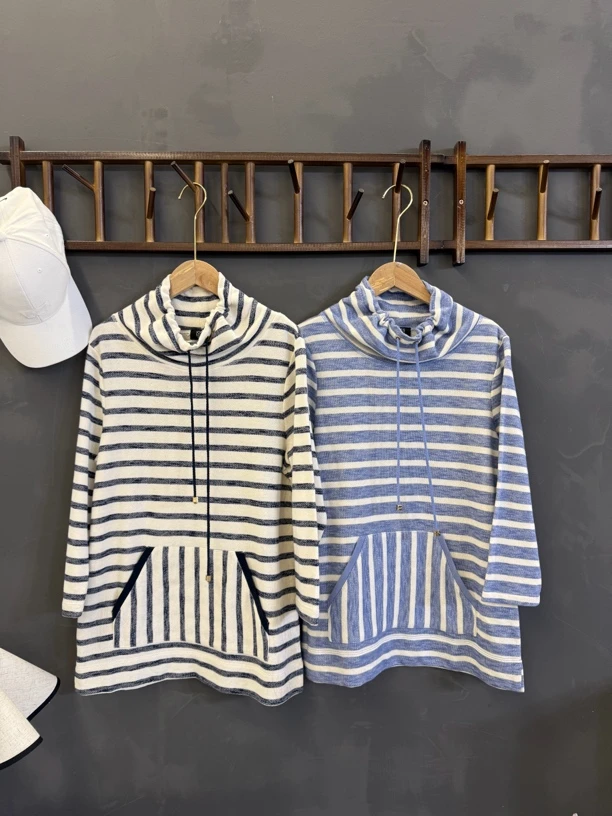 A168895条纹抽绳堆堆领修身套头宽松半高领T恤