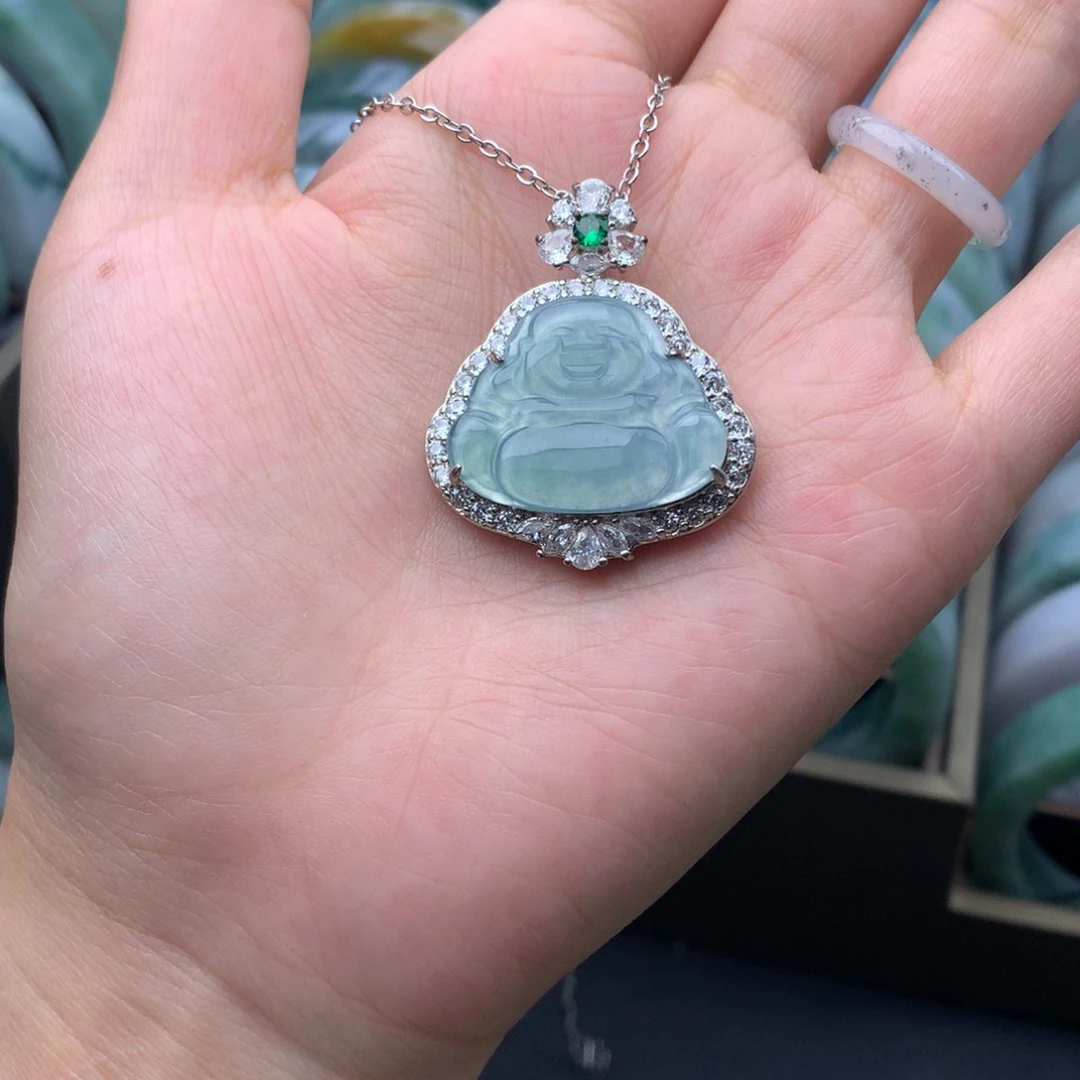 颈饰未镶嵌翡翠多样性