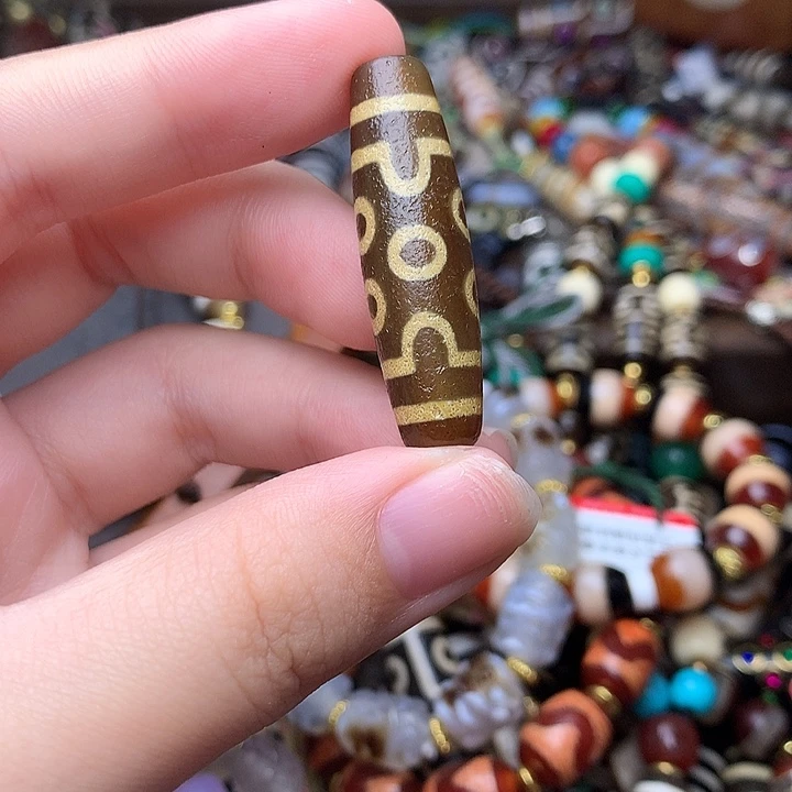 未镶嵌发一个玛瑙/玉髓