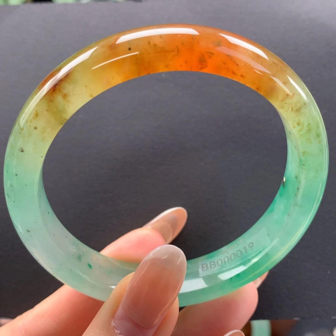 石英质玉未镶嵌手镯