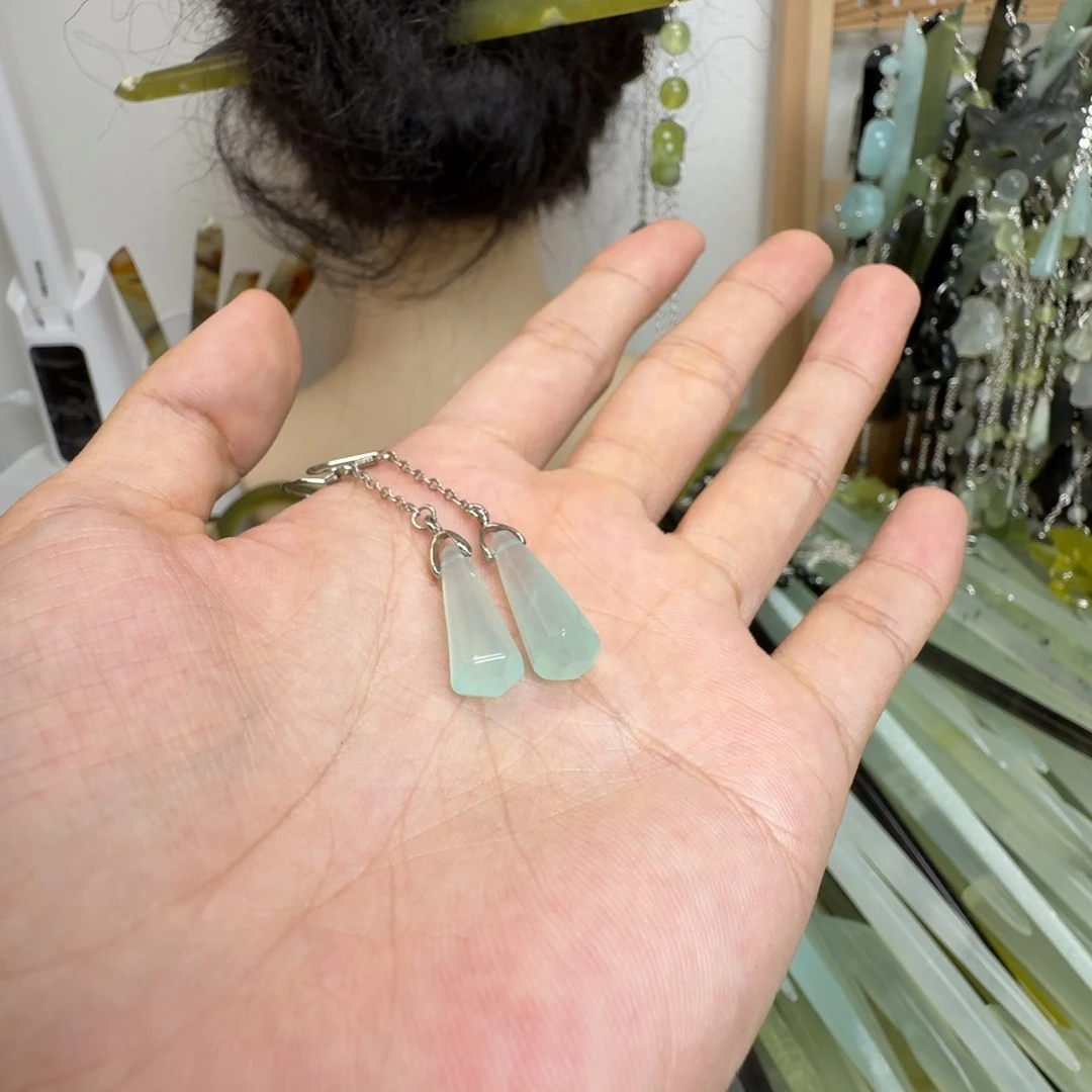 静***燃未镶嵌蛇纹石玉发饰