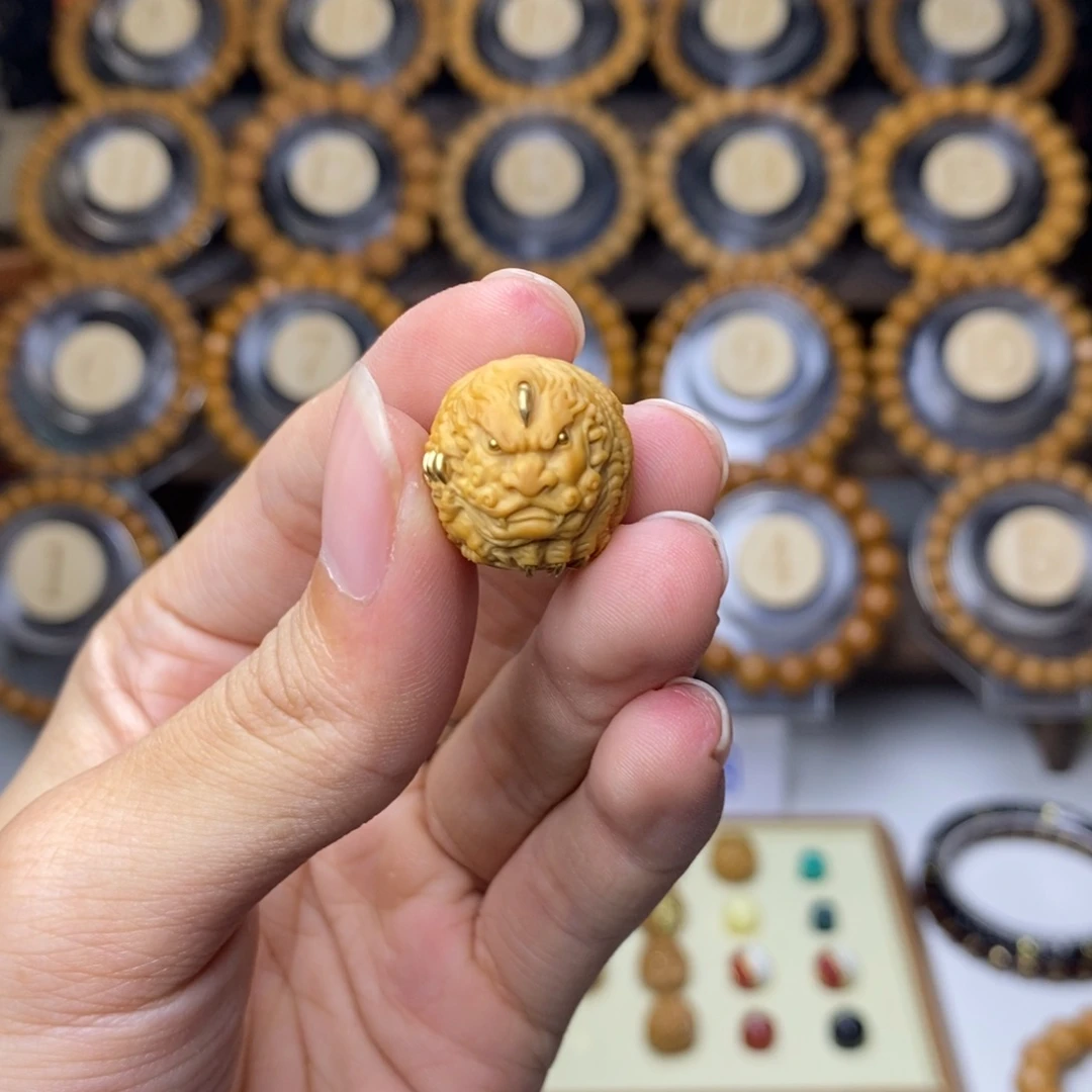 鸵***鸟猴头核桃吊坠猴头貔貅