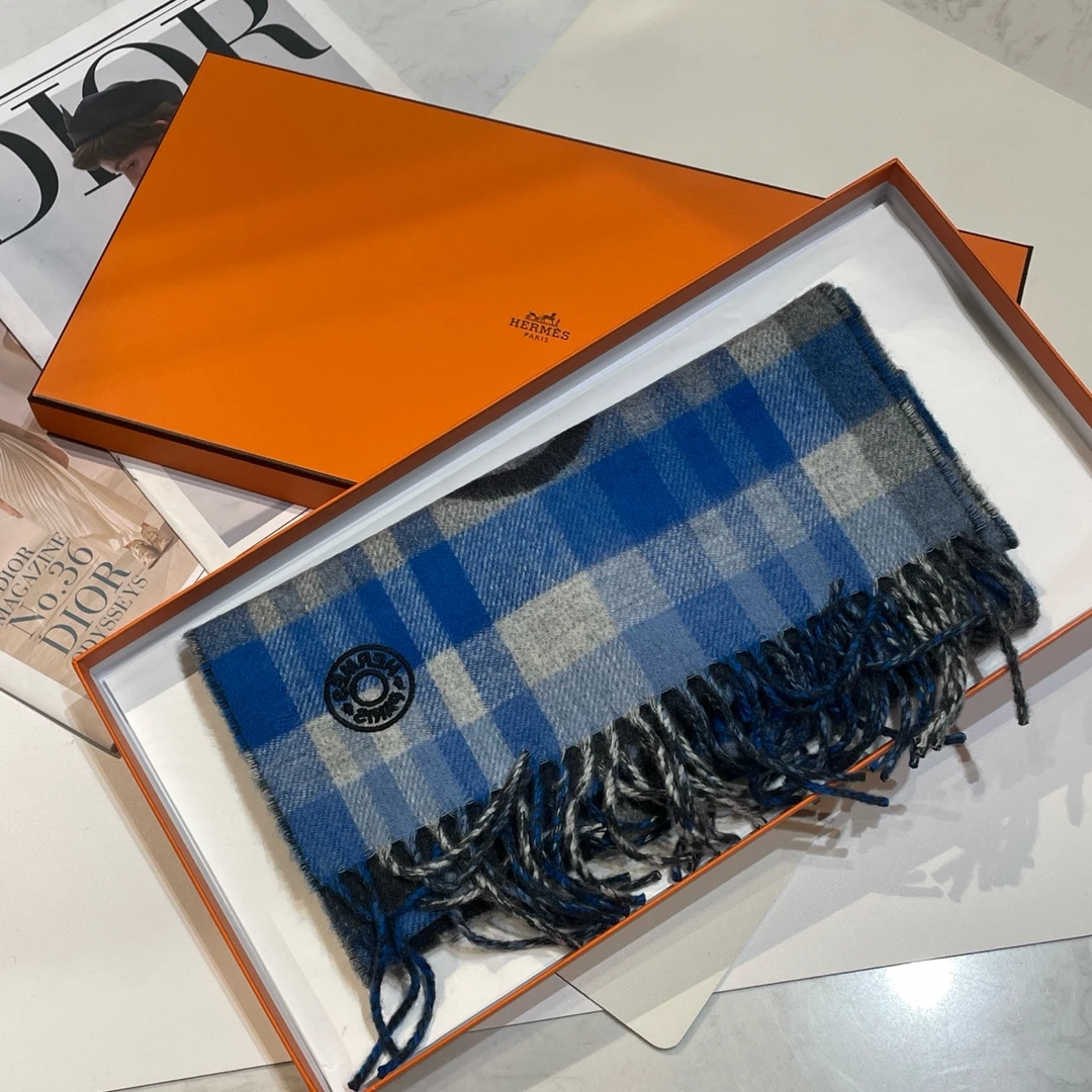 全新未使用 Hermes/爱马仕 Hermes 蓝色猪鼻子 羊绒围巾