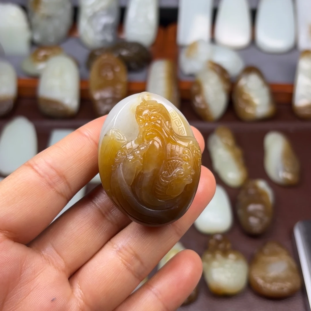 和田玉（糖玉）颈饰未镶嵌