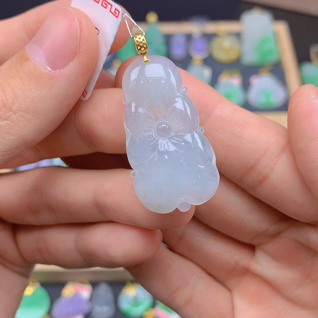 翡翠颈饰18K金镶嵌翡翠