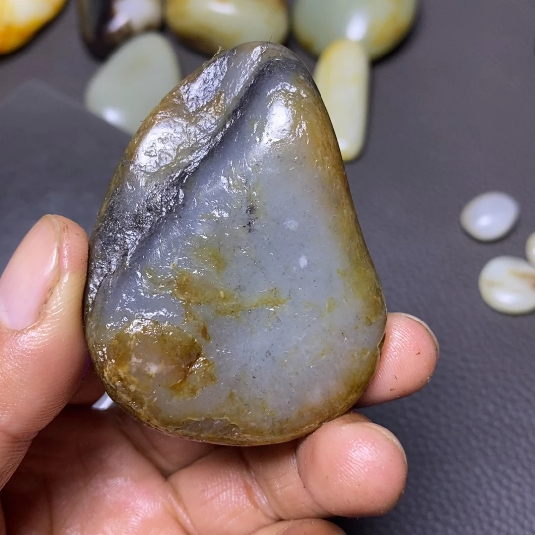 和田玉（糖玉）未镶嵌挂件