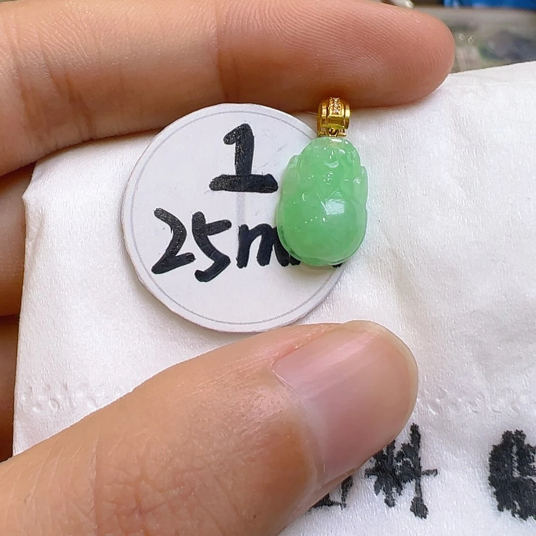 翡翠颈饰18K金镶嵌翡翠