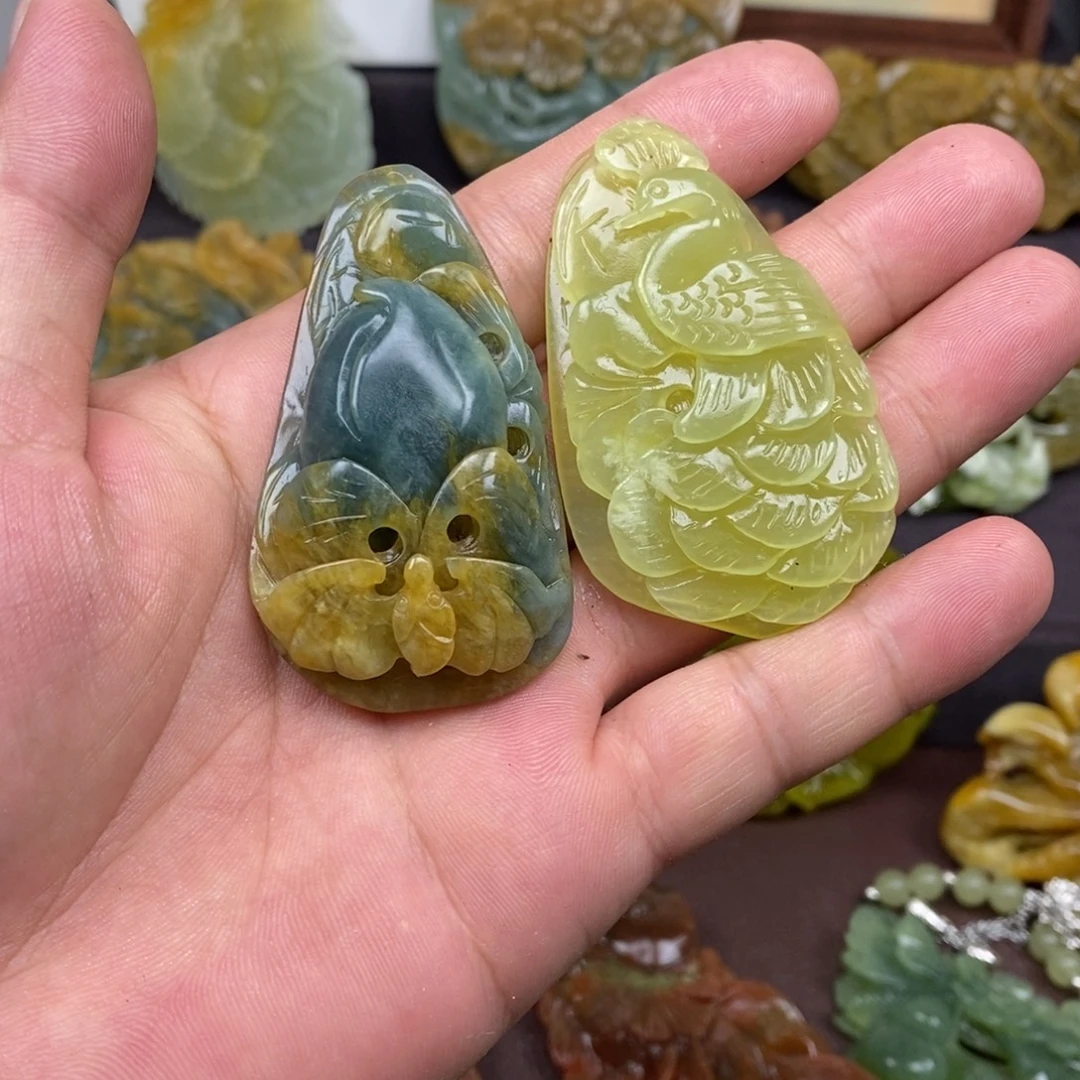 未镶嵌蛇纹石玉吊坠(不含链)