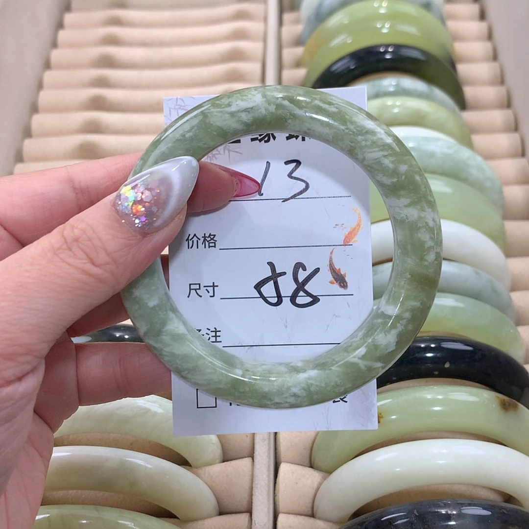 【闪购商品】未镶嵌蛇纹石玉手镯