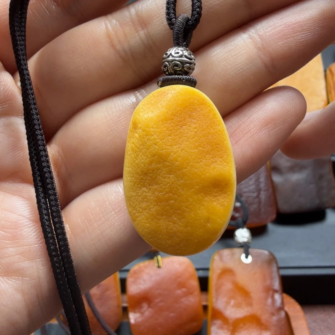 琥珀吊坠(赠链)未镶嵌