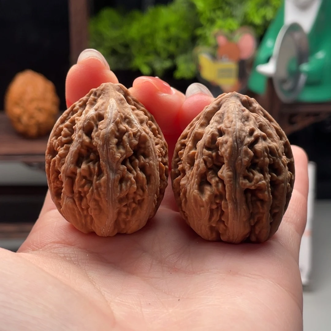 文玩核桃把件小楸千45磕尖