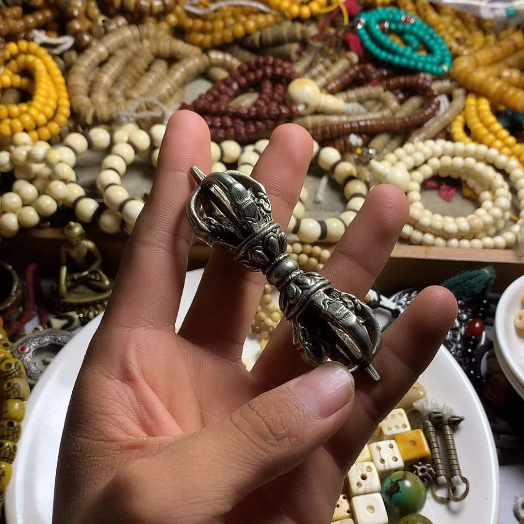 -****罗藏传工艺品和艺术
