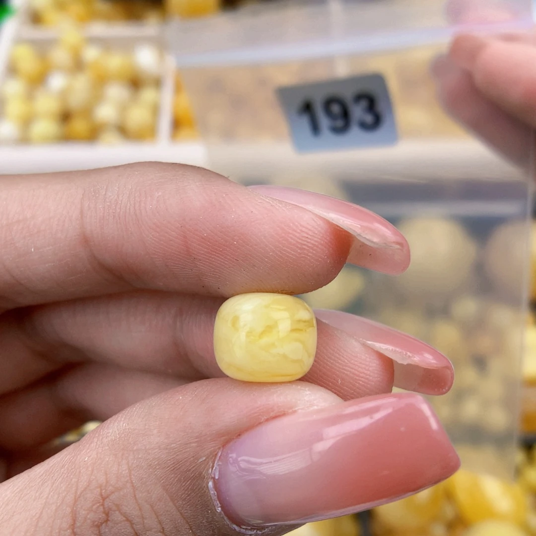 未镶嵌琥珀珠宝奇石1.0