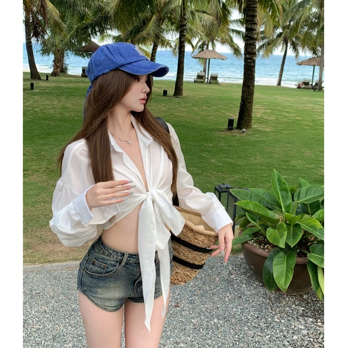 白色气质翻领长袖衬衫女夏季绑带修身衬衣设计感辣妹短款防晒上衣