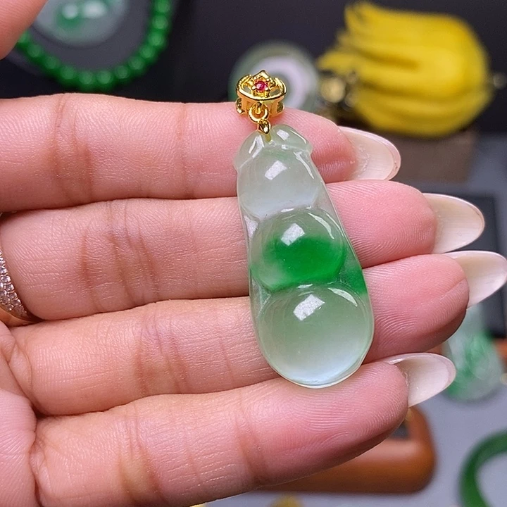 吊坠(赠链)未镶嵌翡翠