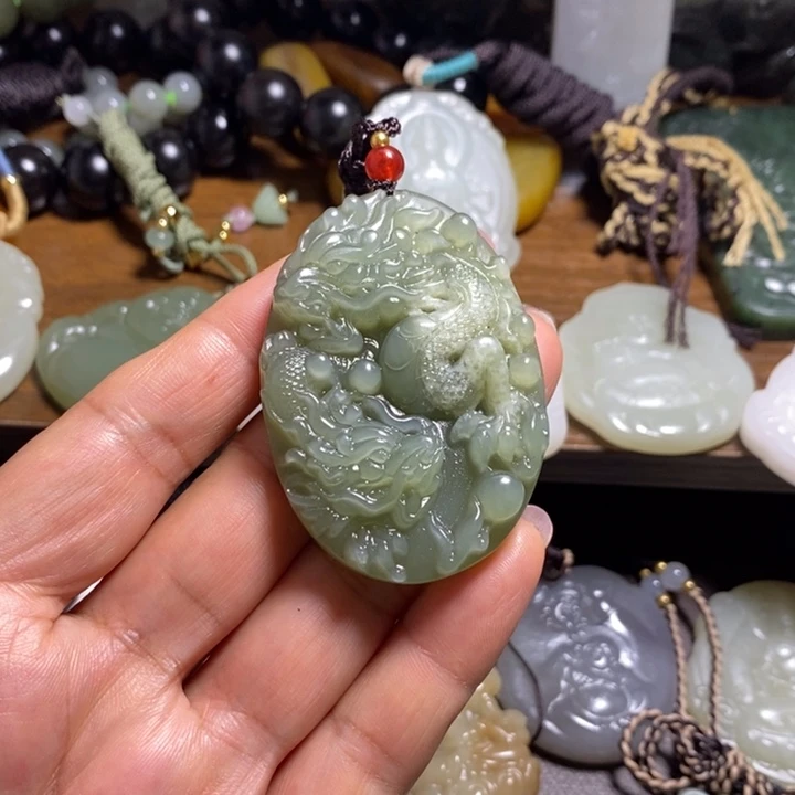 颈饰未镶嵌和田玉