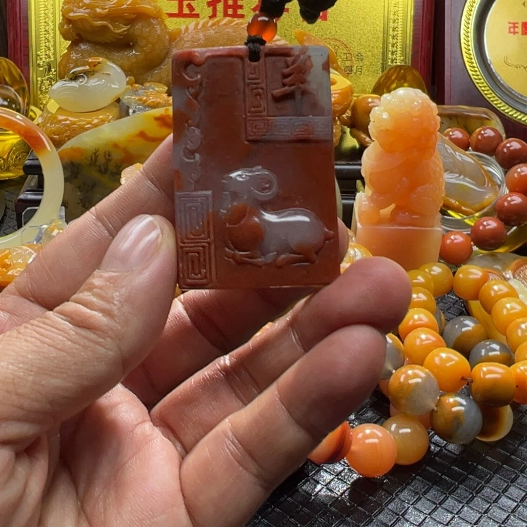 石英质玉未镶嵌颈饰