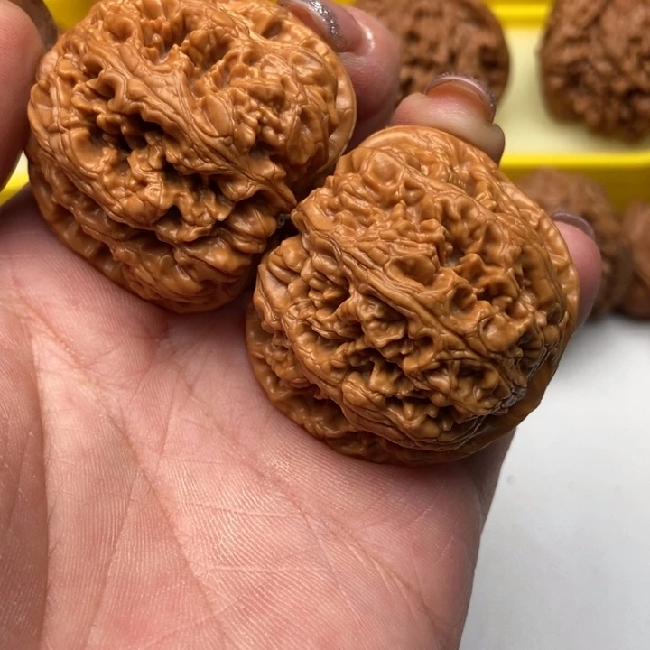 晃****?平谷粗筋狮子头文玩核桃