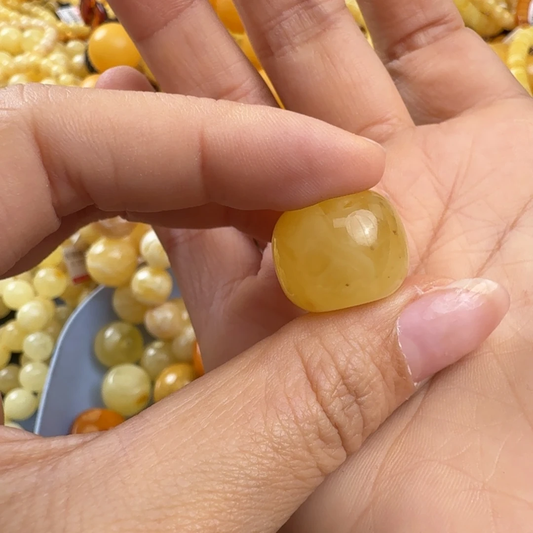 琥珀未镶嵌珠宝奇石