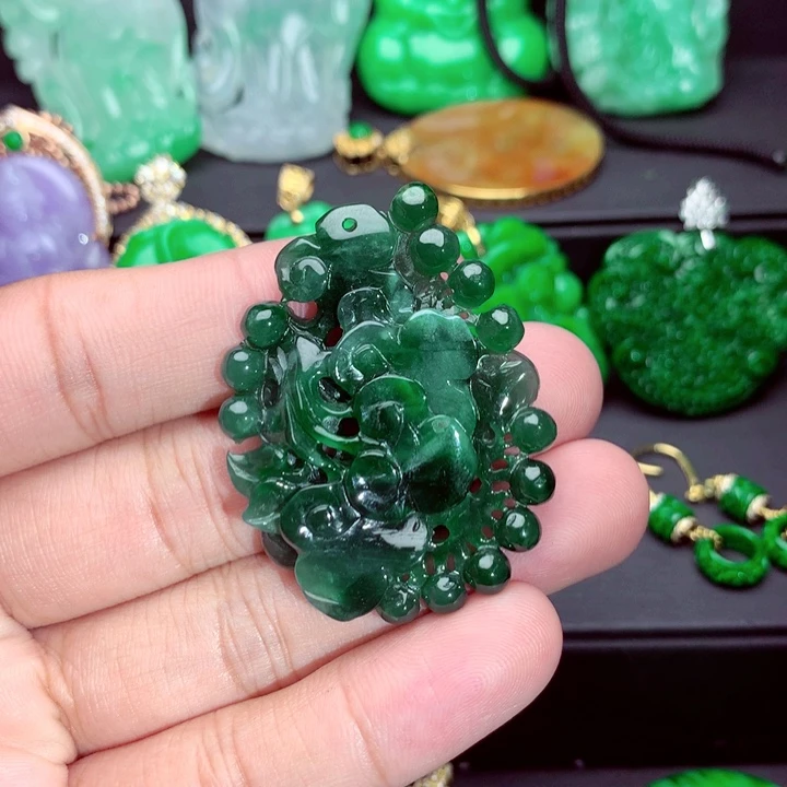 翡翠未镶嵌吊坠(不含链)