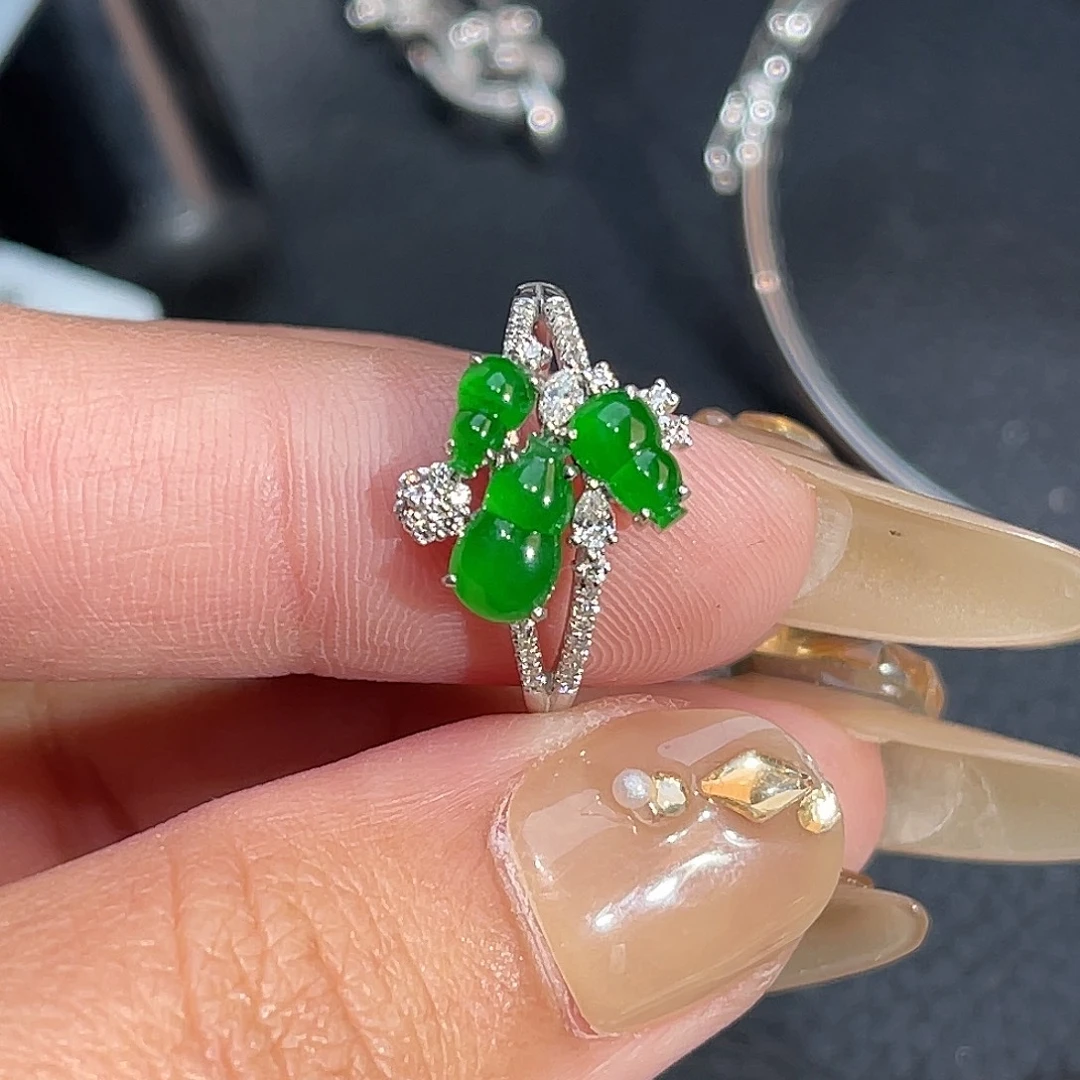 翡翠18K金镶嵌戒指葫芦