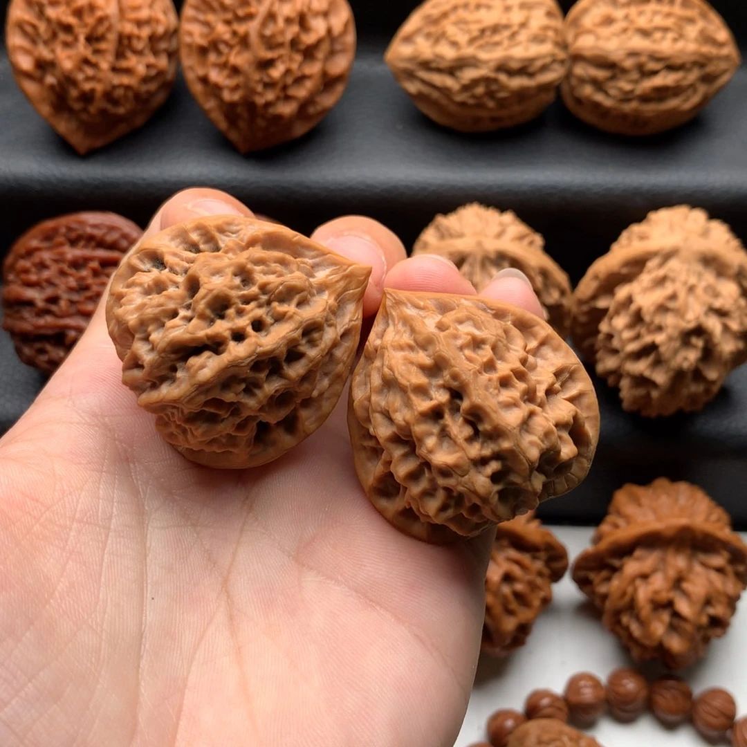 文玩核桃把件热****生秦野