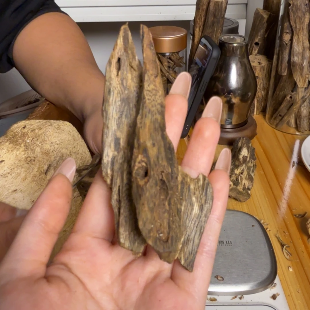 沉香白奇虫漏17克