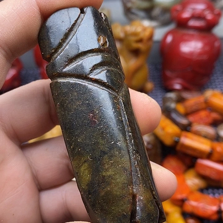 未镶嵌蛇纹石玉颈饰