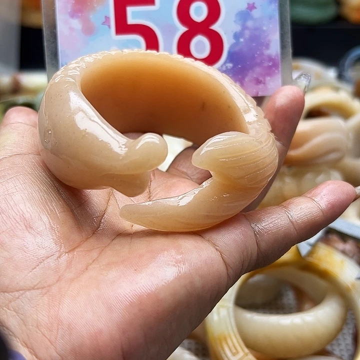 未镶嵌手镯石英岩玉