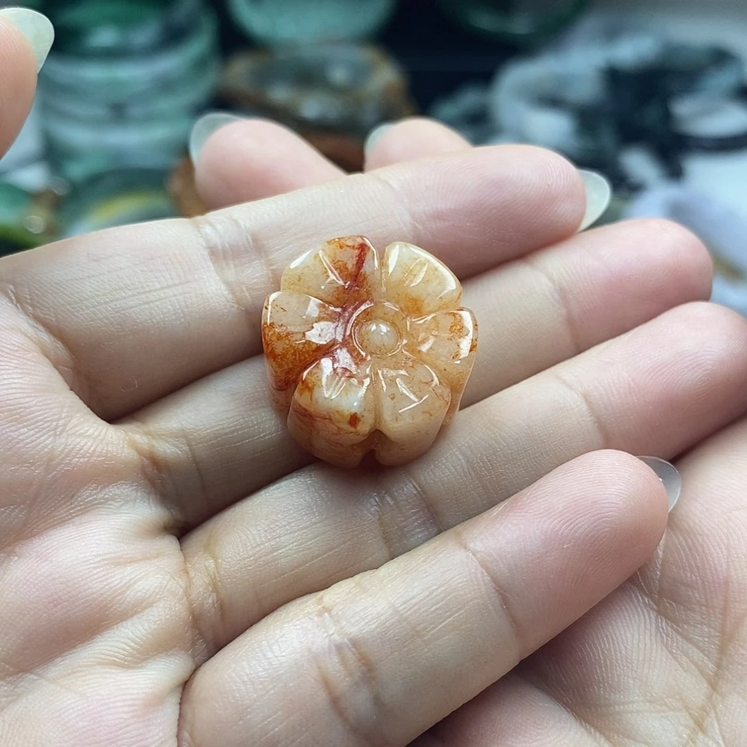 翡翠未镶嵌颈饰花花