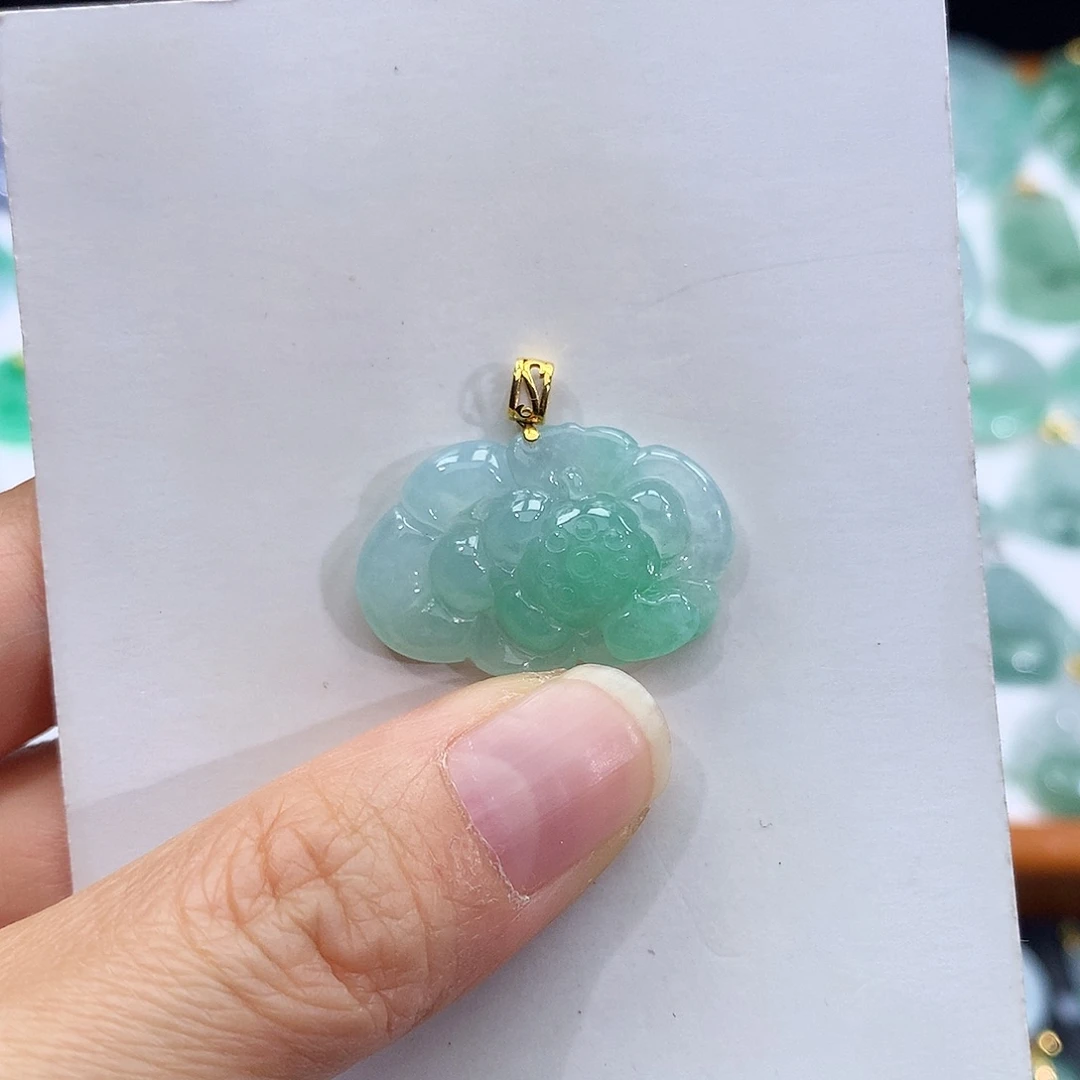 翡翠18K金镶嵌颈饰翡翠吊坠