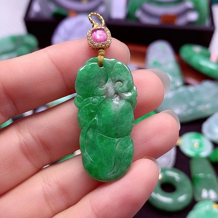 翡翠未镶嵌颈饰翡翠