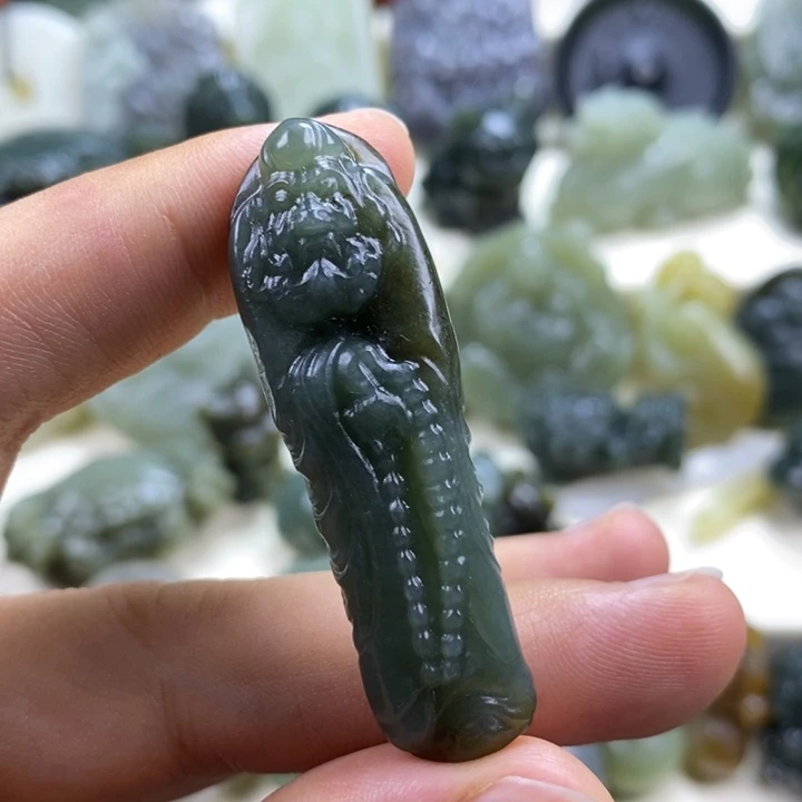 颈饰未镶嵌和田玉