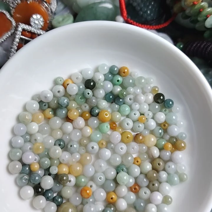 翡翠未镶嵌颈饰珠子一碗