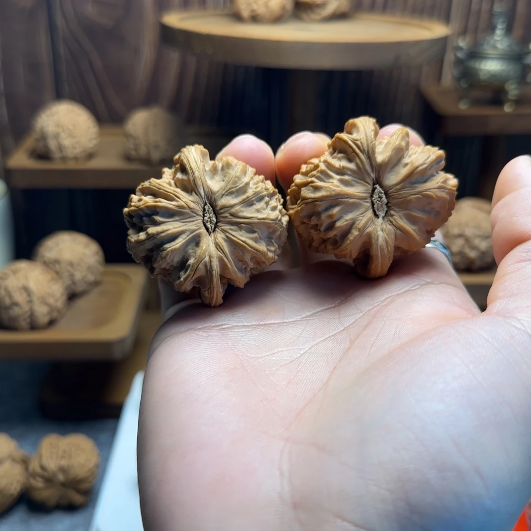 文玩核桃把件闷白