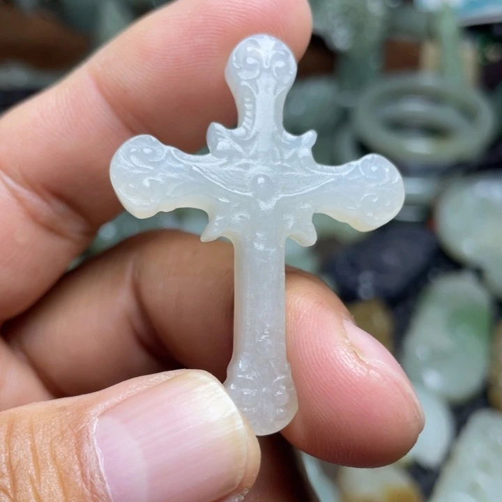 活***水和田玉未镶嵌颈饰