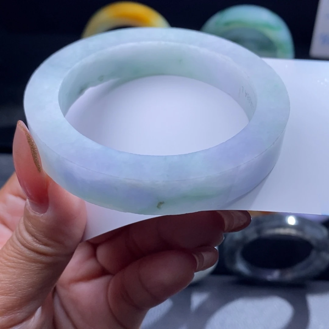 定制翡翠未镶嵌翡翠手镯