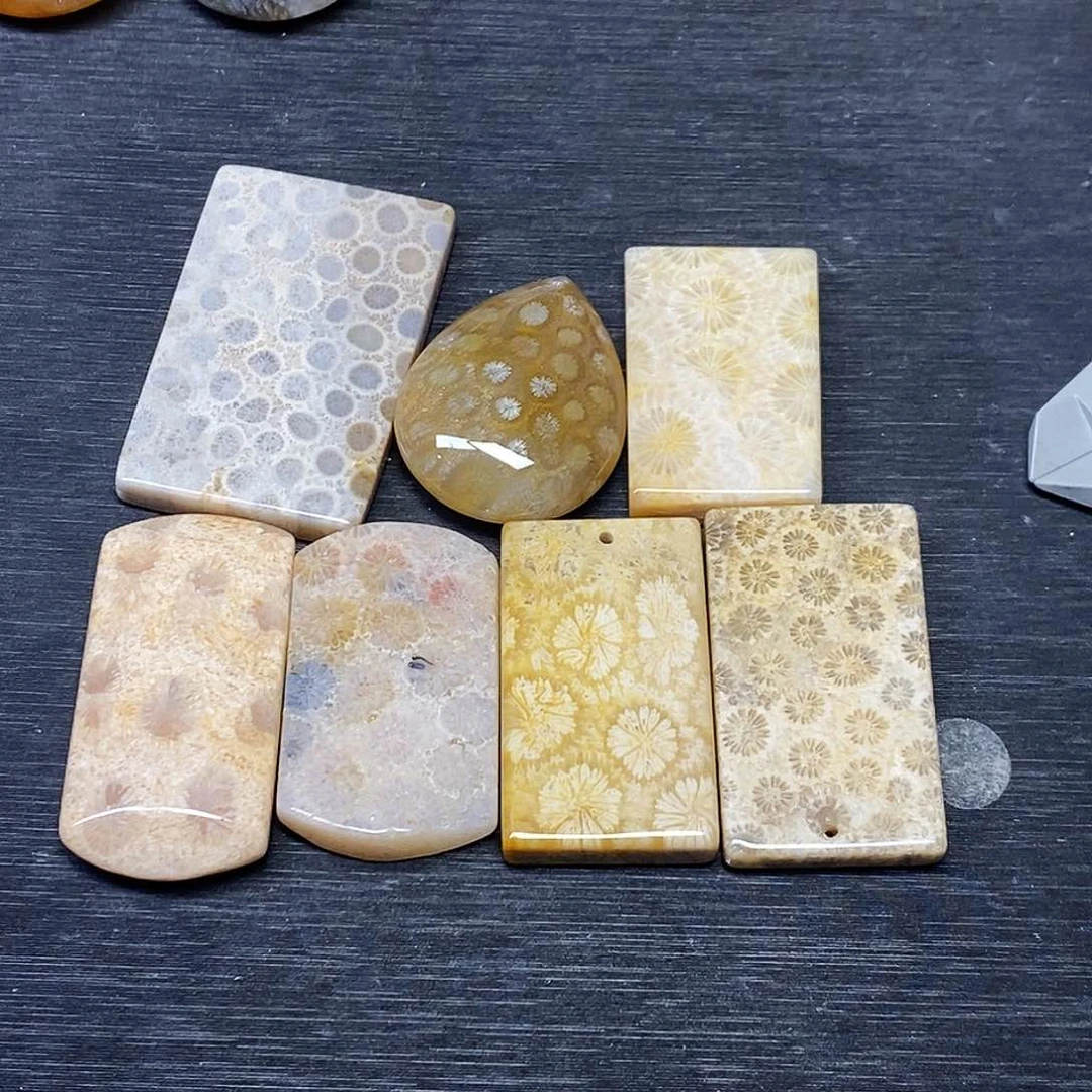 硅化玉颈饰合金楚**缘