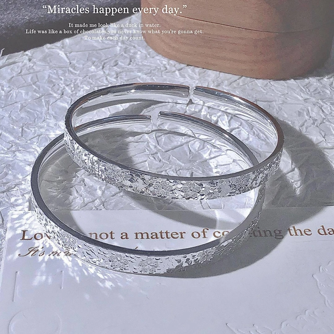 足银手镯 碎冰冰超仙气高冷轻奢精致浪漫时尚锤打手镯气质银色