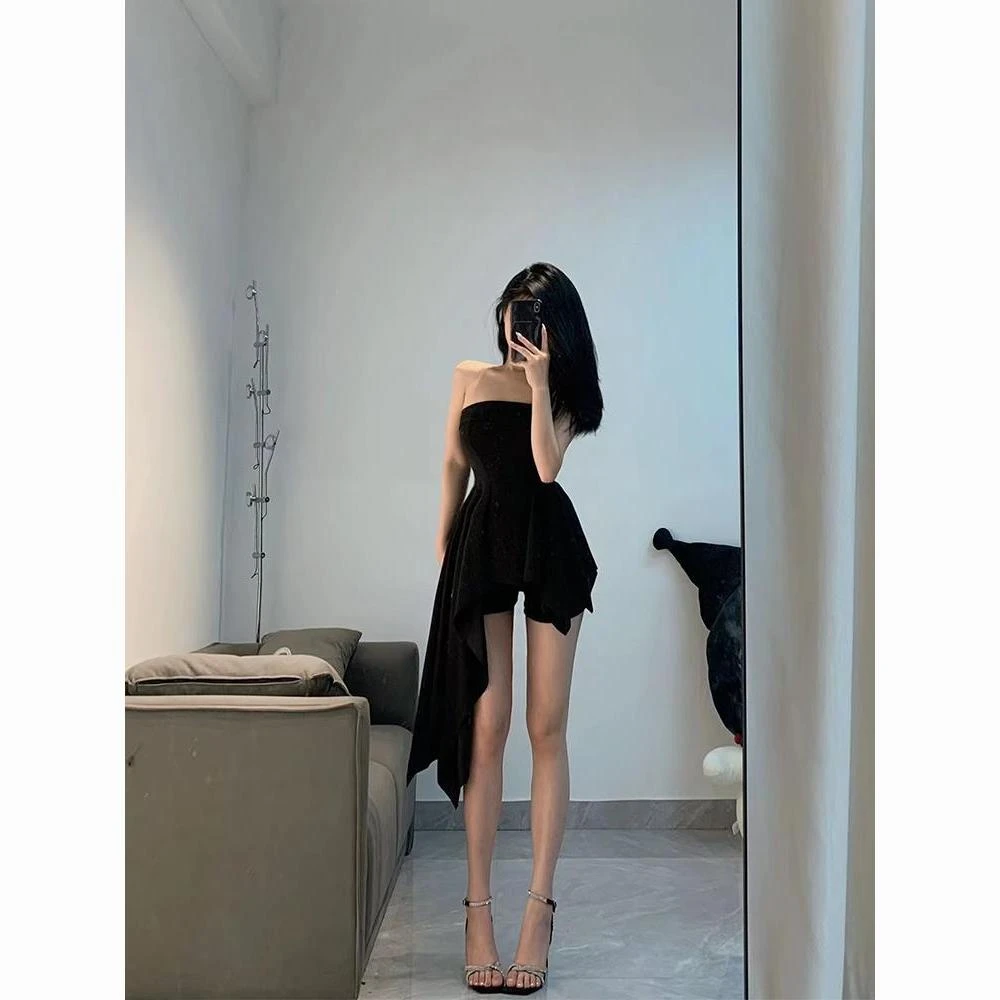 茶歇法式抹胸连衣裙2025夏季小众设计修身显瘦欲辣妹包臀短裙
