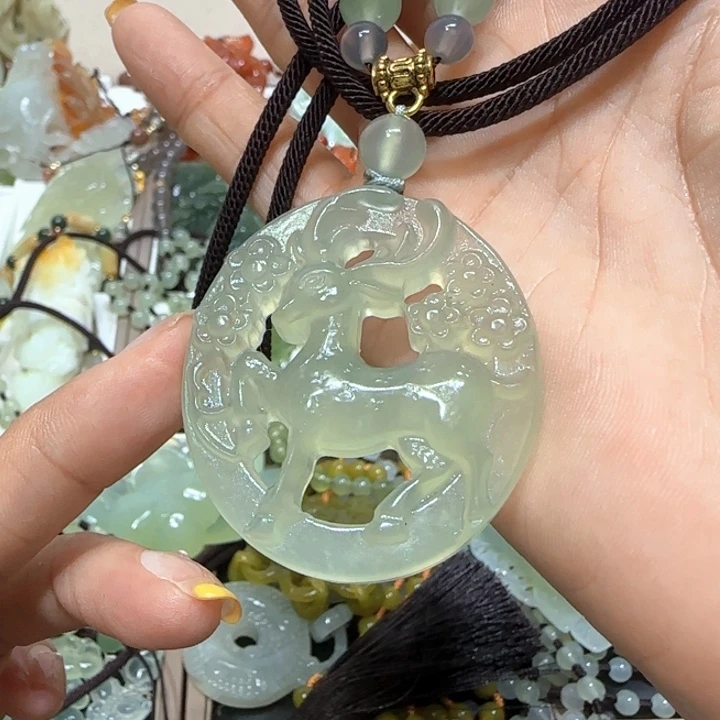 蛇纹石玉未镶嵌吊坠