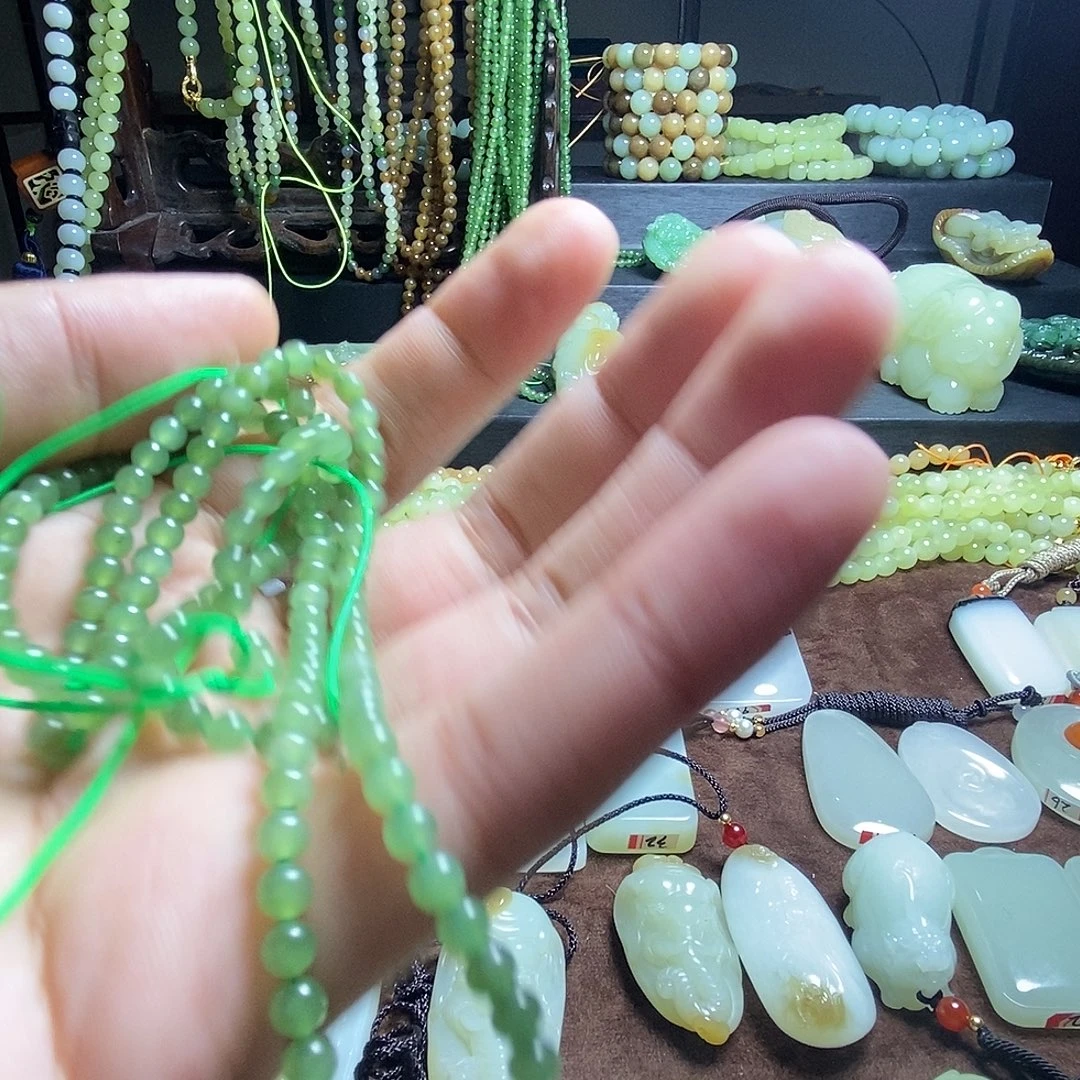 和田玉未镶嵌项链