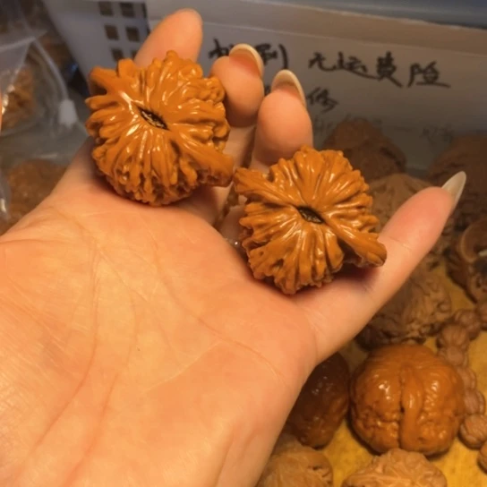 文玩核桃吊坠四座楼