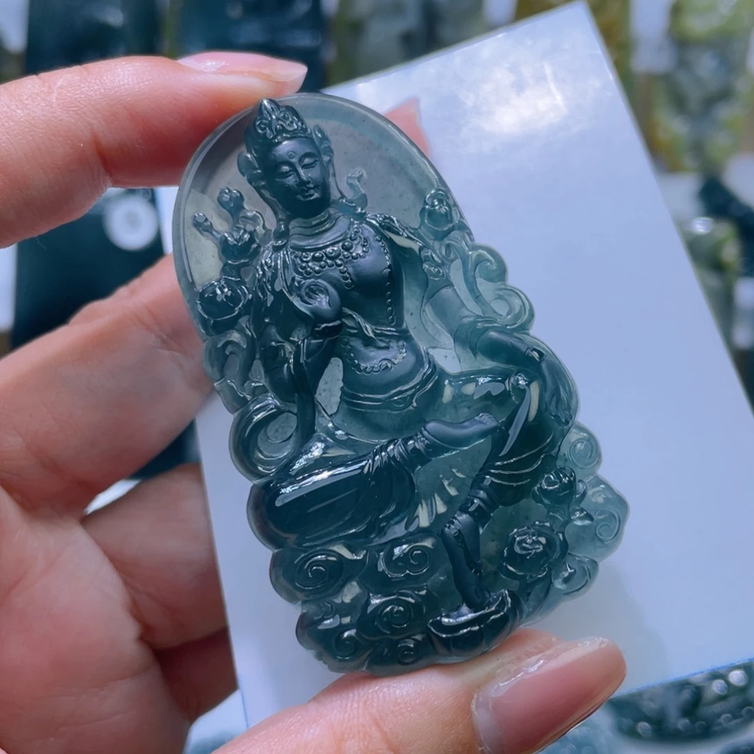 翡翠未镶嵌颈饰臭*