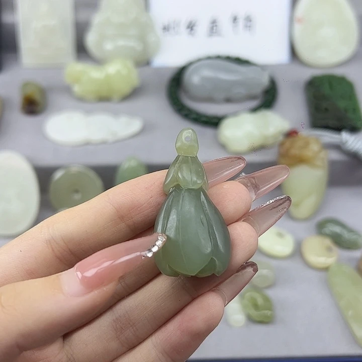 颈饰未镶嵌和田玉