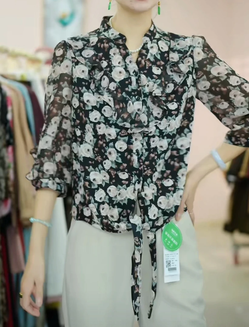 D404黑底白玫瑰雪纺上衣秋季新款宽松显瘦遮肉小衫