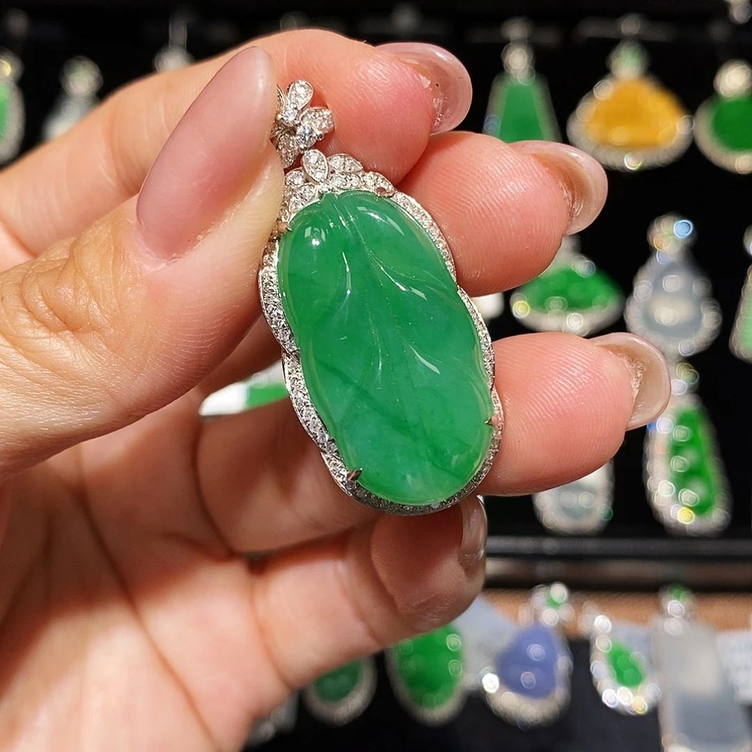 翡翠未镶嵌颈饰吊坠